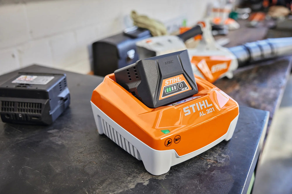 Cargador STIHL AL 301 — imagen 5 de 5
